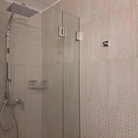Romance By Quokka 360 - Flat With Patio And Communal Pool Apartamento Morcote